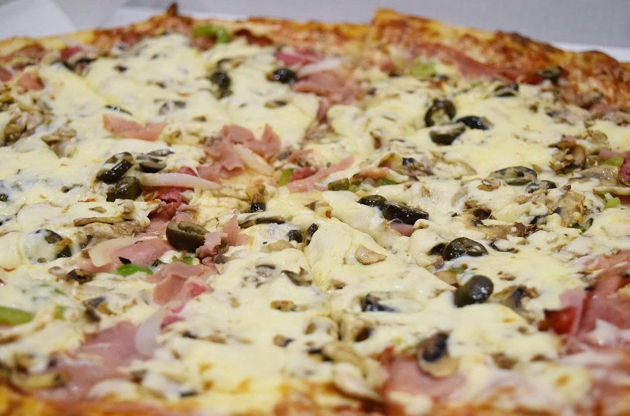 Royal Super Combo Pizza